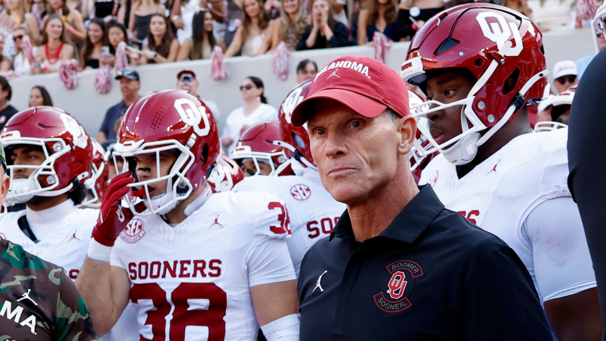 Brent Venables of the Oklahoma Sooners leads the team out to start a football game against the Alabama Crimson Tide at Bryant Denny Stadium on November 15, 2025 in Tuscaloosa, Alabama.