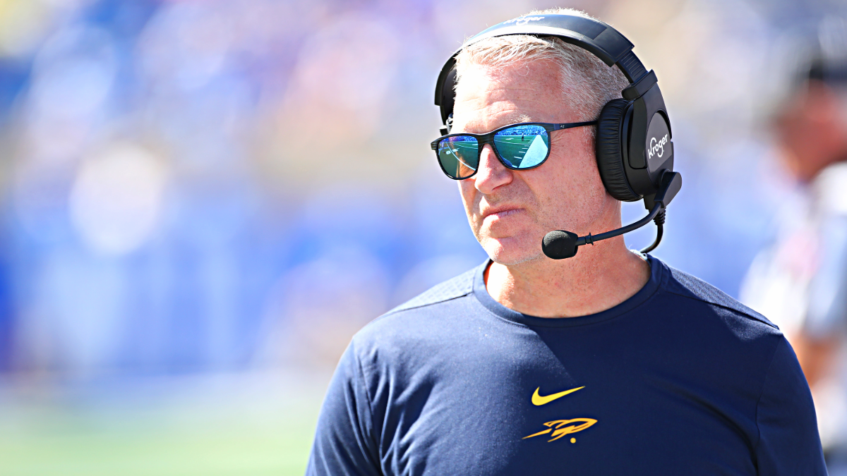 Toledo Rockets head coach Jason Candle in a game between the Toledo Rockets and the Kentucky Wildcats at Kroger Field on Saturday, August 30, 2025.