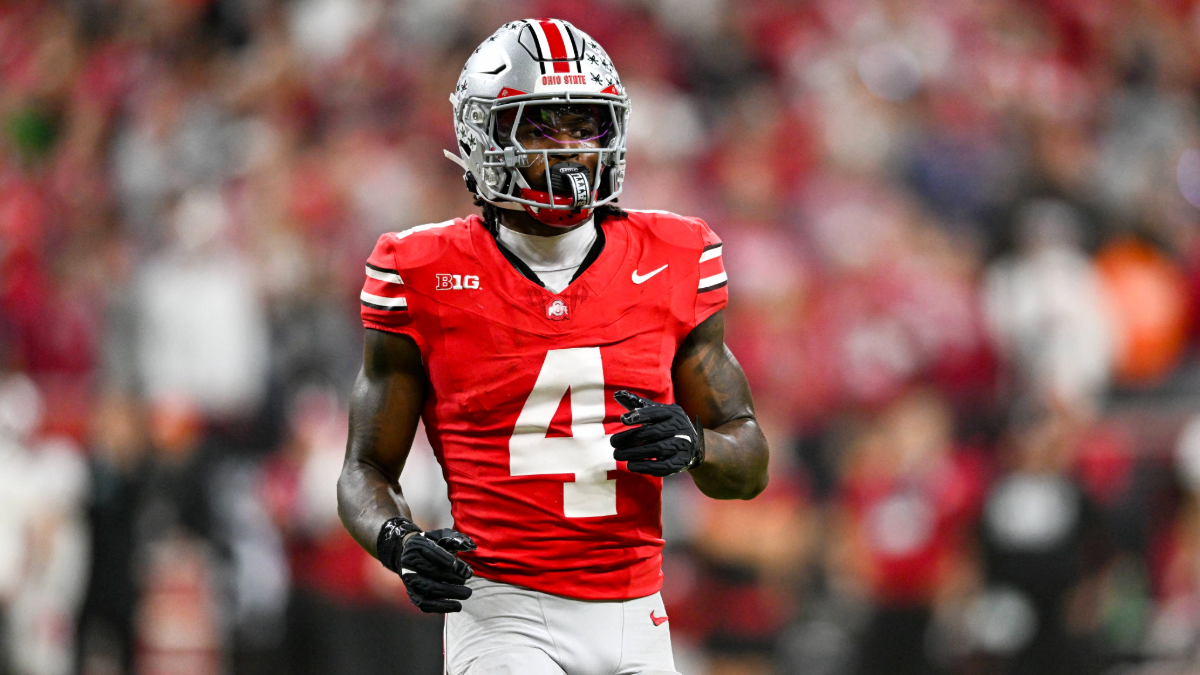 Ohio State Buckeyes WR Jeremiah Smith (4) during the Big Ten Championship football game between the Indiana Hoosiers and the Ohio State Buckeyes on December 6, 2025 at Lucas Oil Stadium in Indianapolis, IN.