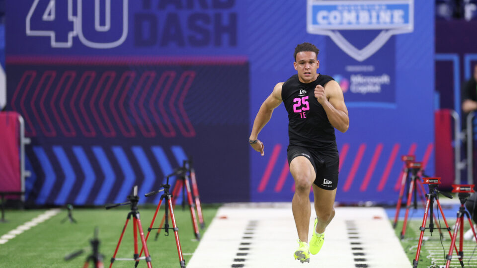 Eli Stowers of the Vanderbilt Commodores participates in the 40-yard dash during the 2026 NFL Scouting Combine at Lucas Oil Stadium on February 27, 2026 in Indianapolis, Indiana.