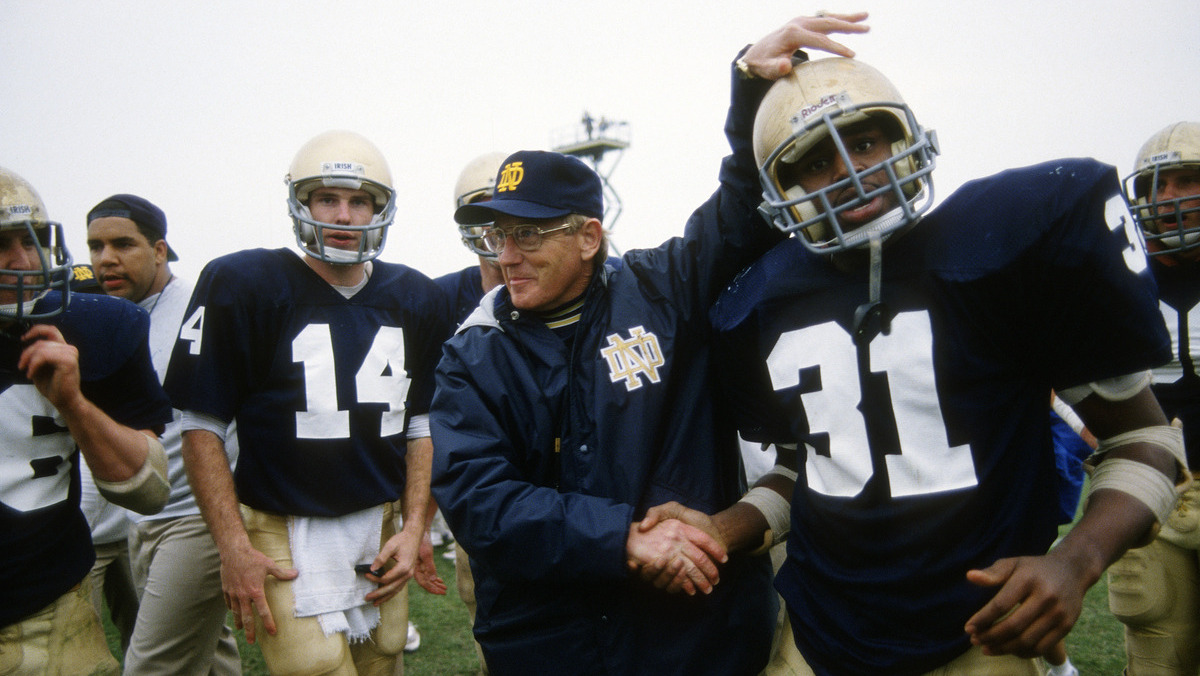 Victorious Former Notre Dame Coach Lou Holtz Dies at 89