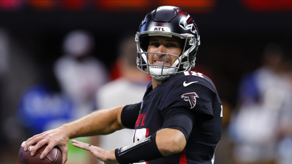 Kirk Cousins #18 of the Atlanta Falcons warms up prior to the game against the Pittsburgh Steelers at Mercedes-Benz Stadium on September 8, 2024 in Atlanta, Georgia.