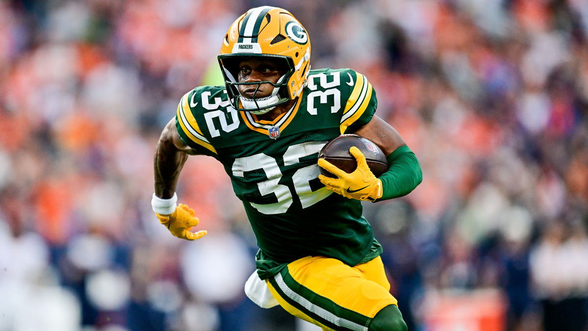 Green Bay Packers running back Marshawn Lloyd (32) carries the ball in the first quarter during a preseason game between the Green Bay Packers and the Denver Broncos at Empower Field at Mile High on August 21, 2026 in Denver, Colorado.