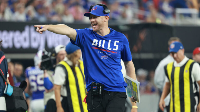 Head coach Joe Brady of the Buffalo Bills reacts to a play during the second half of an NFL football game between the Detroit Lions and the Buffalo Billsat Highmark Stadium in Orchard Park, New York, USA, on Thursday, September 17, 2026.