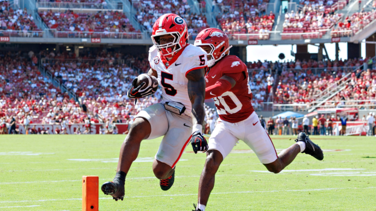 Chauncey Bowens scores vs. Arkansas