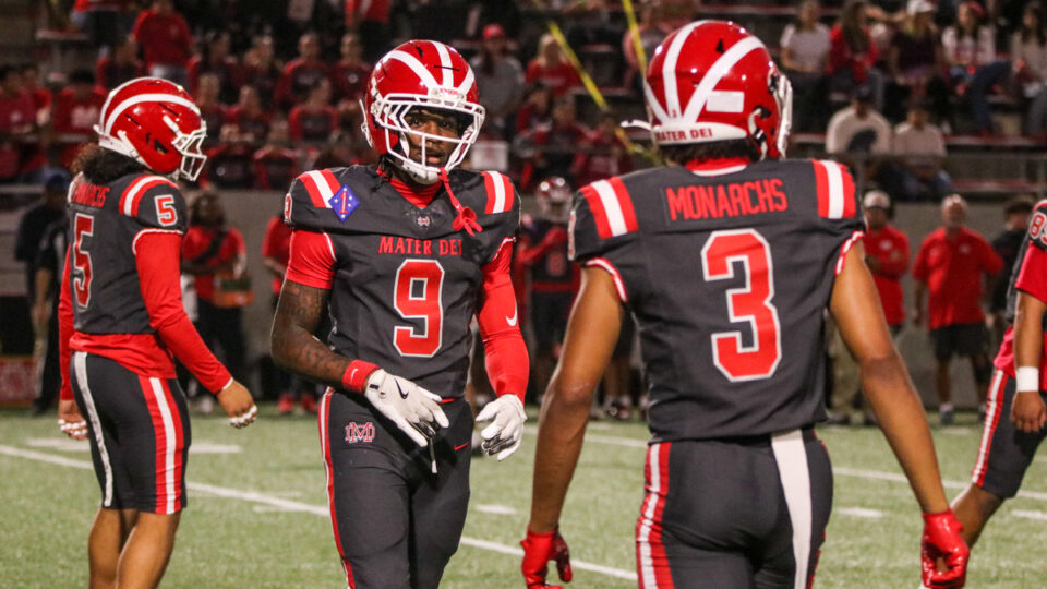 Mater Dei linebacker DJ Clanton (2027) looks to the sideline during a game between Mater Dei and Bishop Gorman (Las Vegas, Nevada) at Santa Ana Stadium in Santa Ana, California on Sept. 18, 2026.