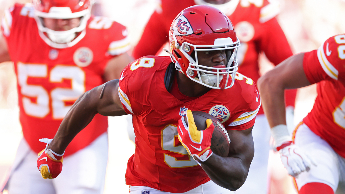 Kenneth Walker III #9 of the Kansas City Chiefs runs the ball against the Los Angeles Chargers in the first quarter of a game at Arrowhead Stadium on October 18, 2026 in Kansas City, Missouri.