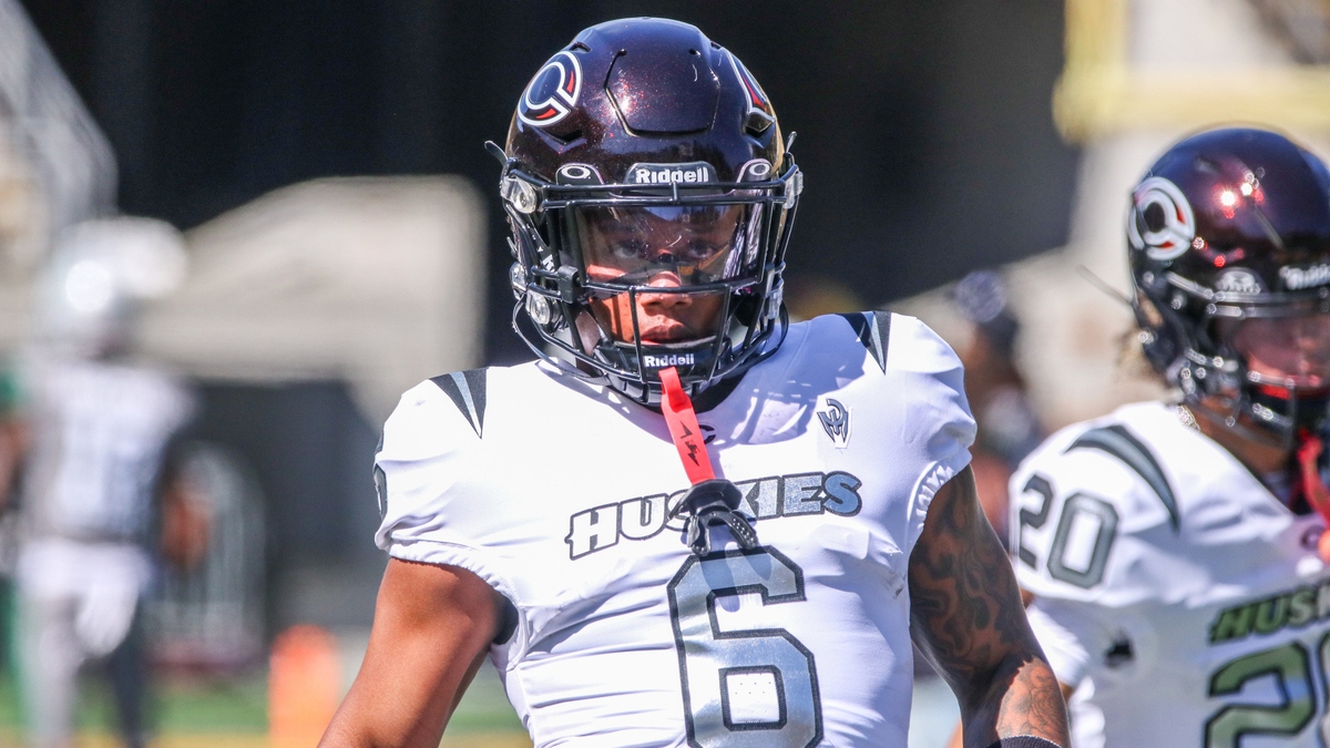 Centennial DB Jaden Walk-Green warms up ahead of a game between Corona-Centennial and Concord-De La Salle at California Memorial Stadium in Berkeley, California on Sept. 26, 2026.